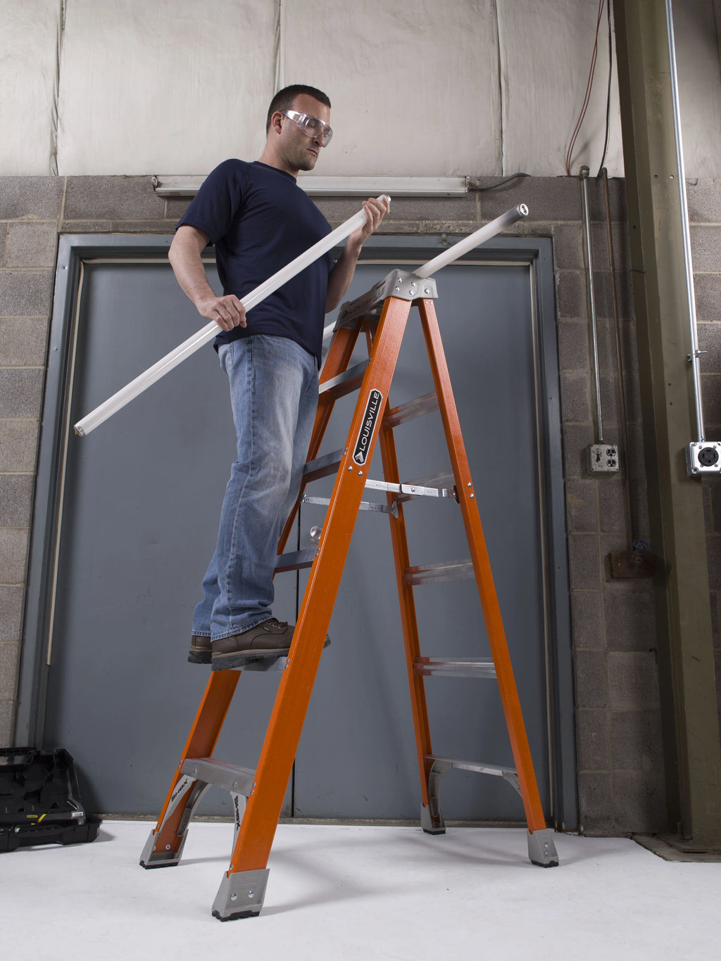 Louisville Ladder 12 - Foot Fiberglass Step Ladder, 300 - Pound Load Capacity, Type IA, FS1512