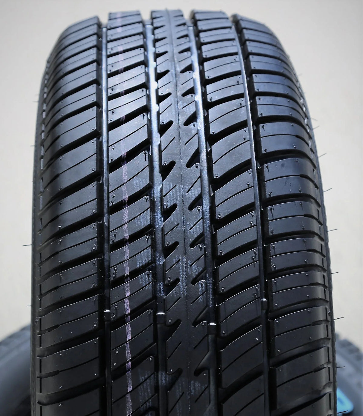 Cooper Cobra Radial G/T All-Season P275/60R15 107T Passenger Tire